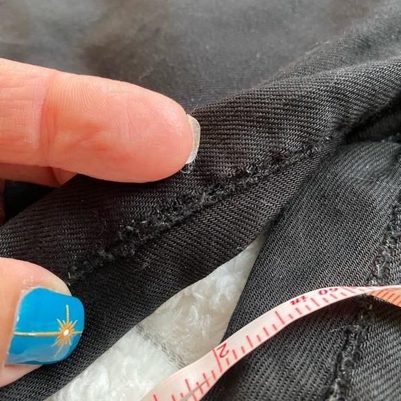 Madewell Women's Raw Hem Black Skinny Jeans - Picture 5 of 8